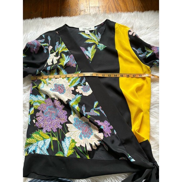 Diane Von Furstenberg blouse - Picture 9 of 10